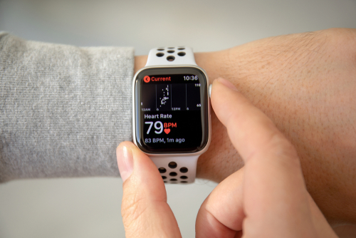 El título debe tener el atributo "H1" y los subtítulos el atributo "H2"